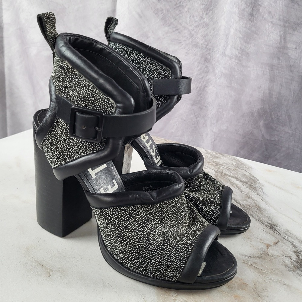 I Desire The Things That Will Destroy Me STINGRAY PRINT Chunky High Heel Size 8